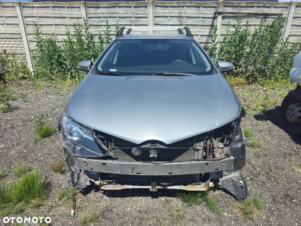 Toyota Auris Hybrid 135 Premium - 2