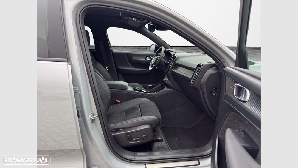 Volvo XC 40 1.5 T2 Plus Dark Auto - 12