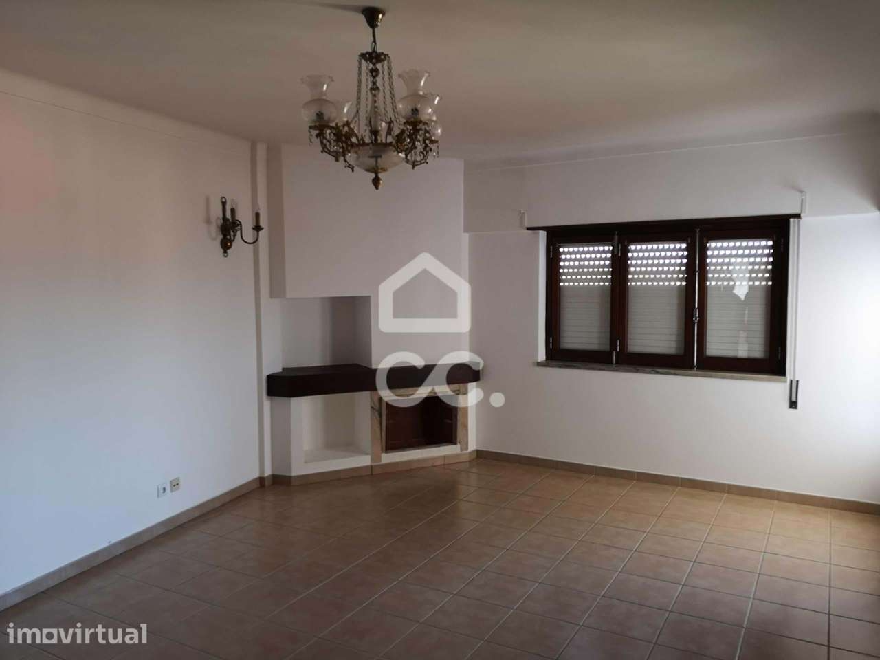 Apartamento T2 , 2º Andar, Bairro Catroga e Gaio, Abrantes - Grande imagem: 2/13