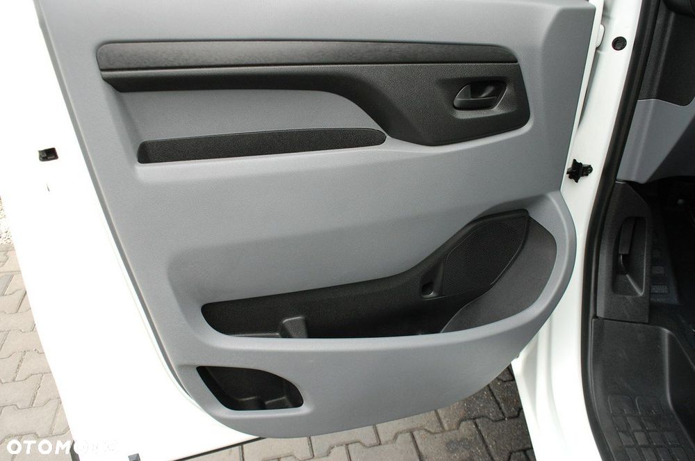 Opel Vivaro - 22