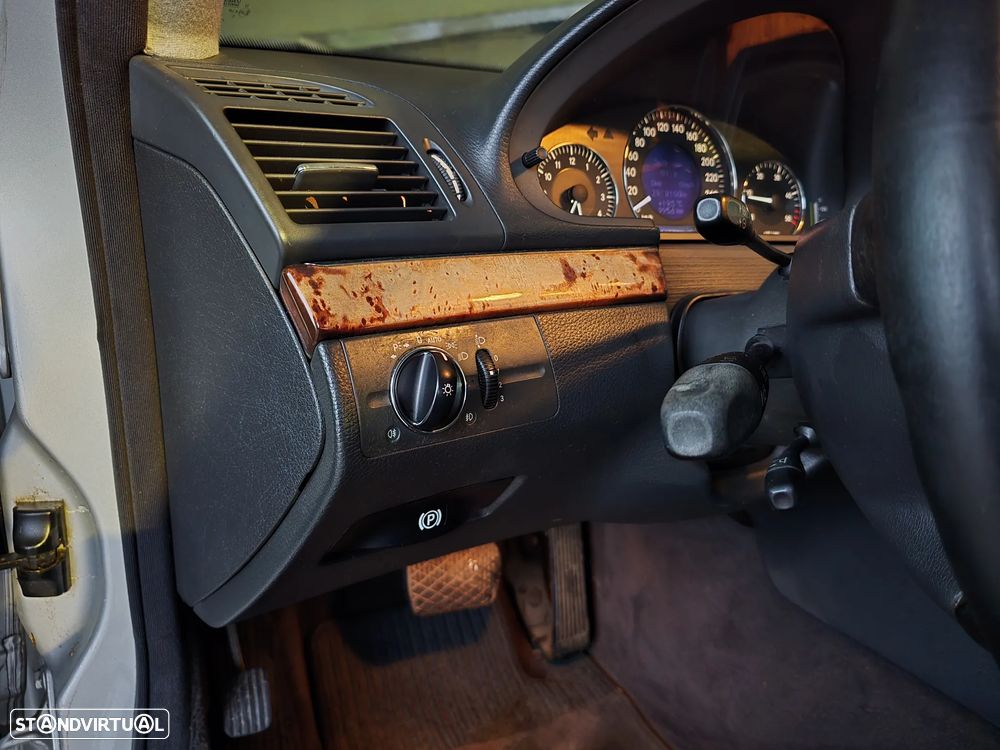 Mercedes-Benz E 220 CDI Auto Elegance - 20