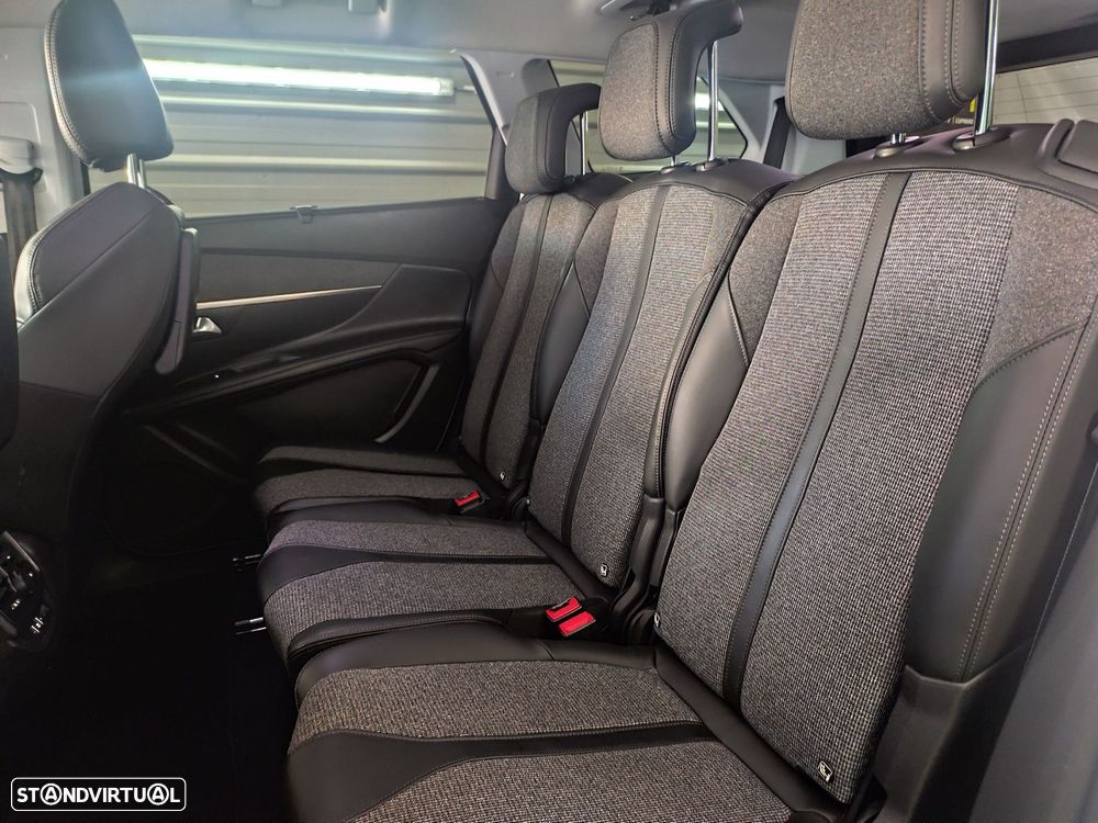 Peugeot 5008 1.2 PureTech Allure - 26