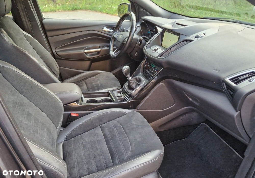 Ford Kuga 2.0 TDCi 4x4 ST-Line - 29