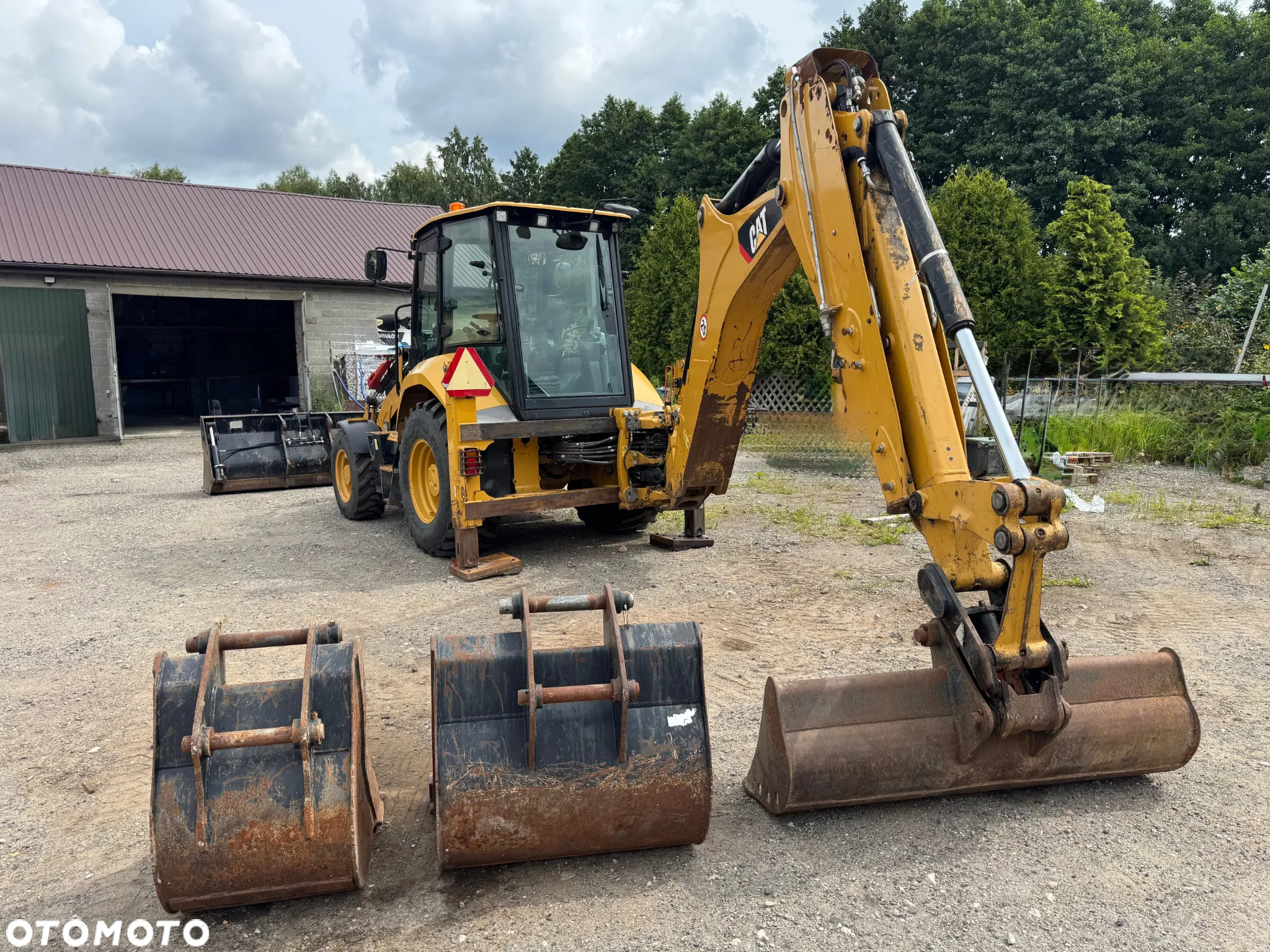 Caterpillar 432F2 - 3