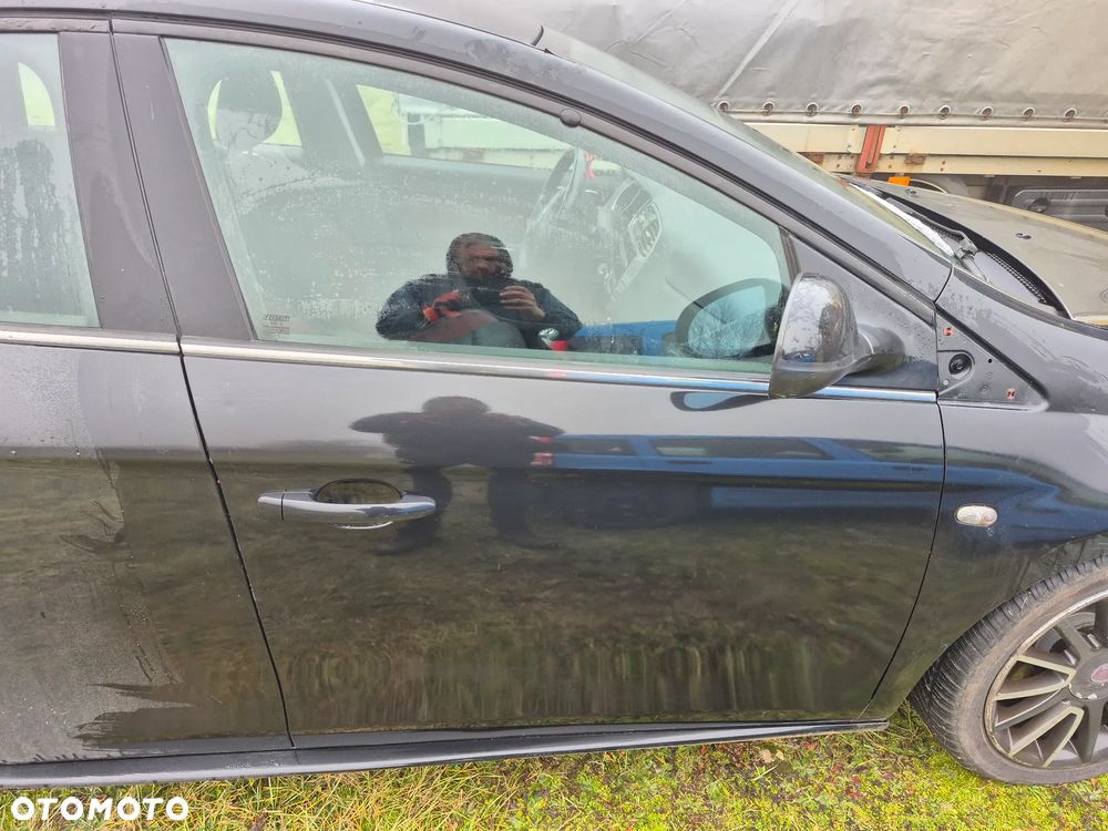 Drzwi Kompletne Prawy Przód Fiat Bravo II 891 - 1