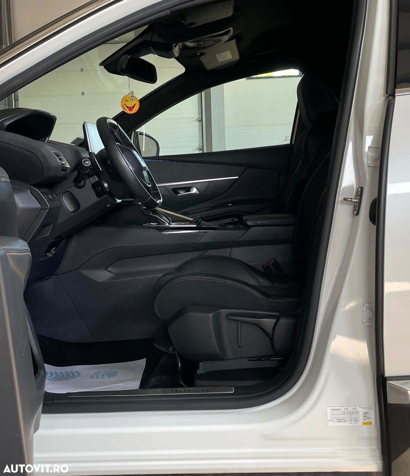 Peugeot 3008 1.2 PureTech Turbo S&S EAT6 GT-Line - 24