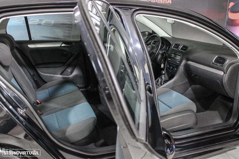 VW Golf 1.6 TDi Trendline BlueMotion - 14