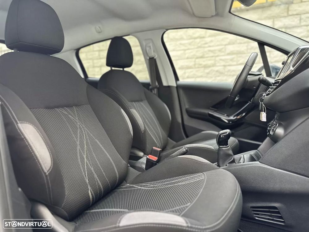 Peugeot 208 1.2 PureTech Active - 13