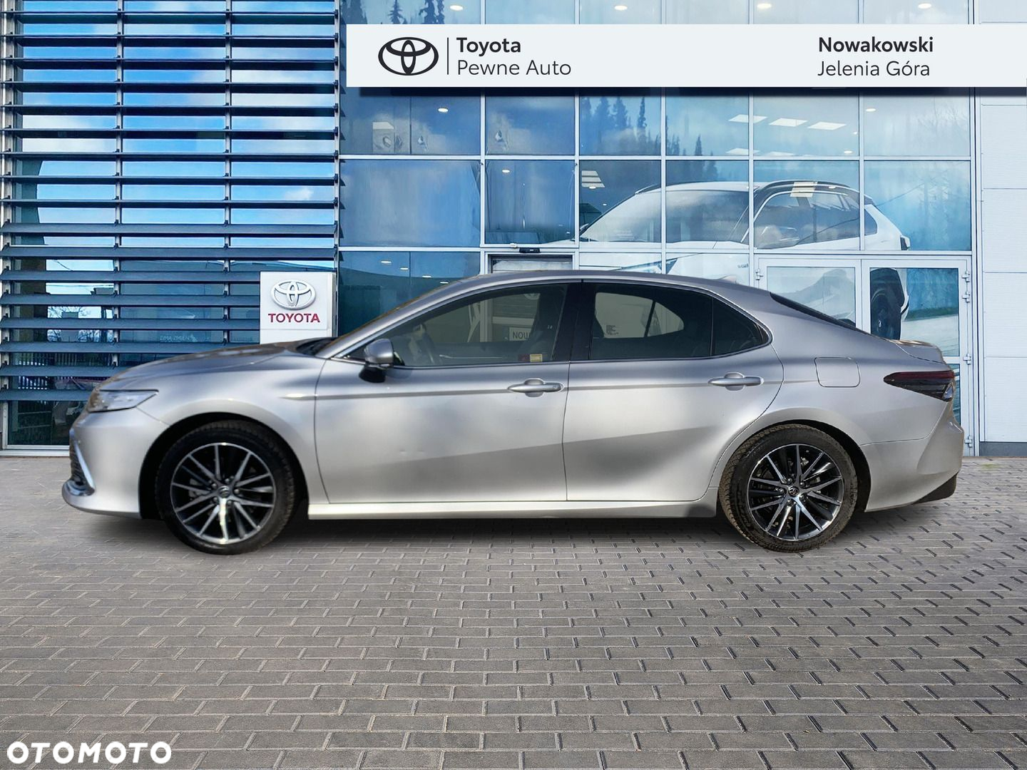 Toyota Camry - 2