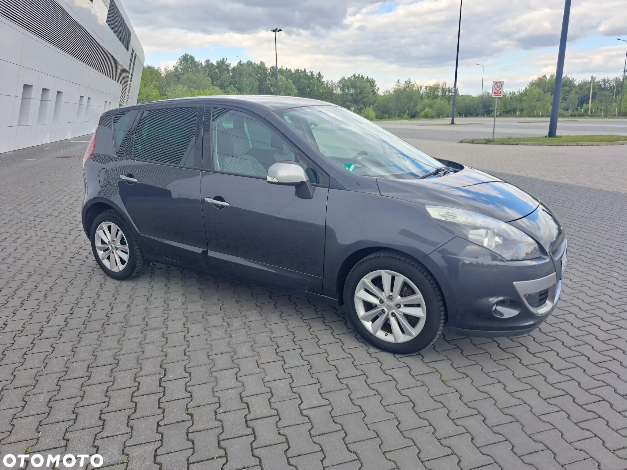 Renault Scenic 1.6 16V TomTom Edition - 10