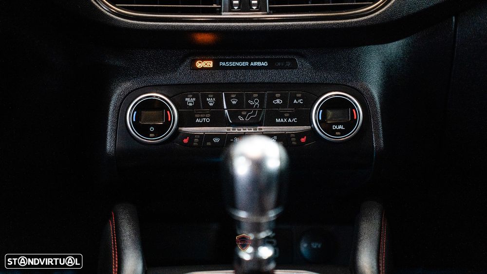 Ford Kuga 1.5 EcoBoost ST-LINE - 33