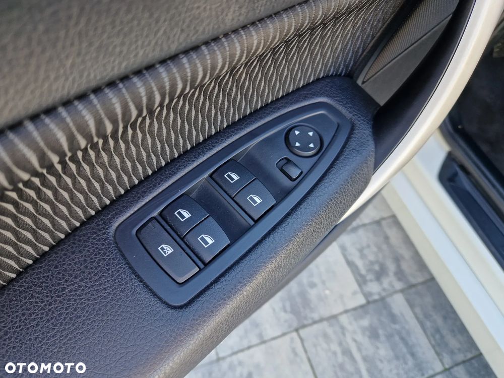 BMW Seria 1 116i Sport Line - 11