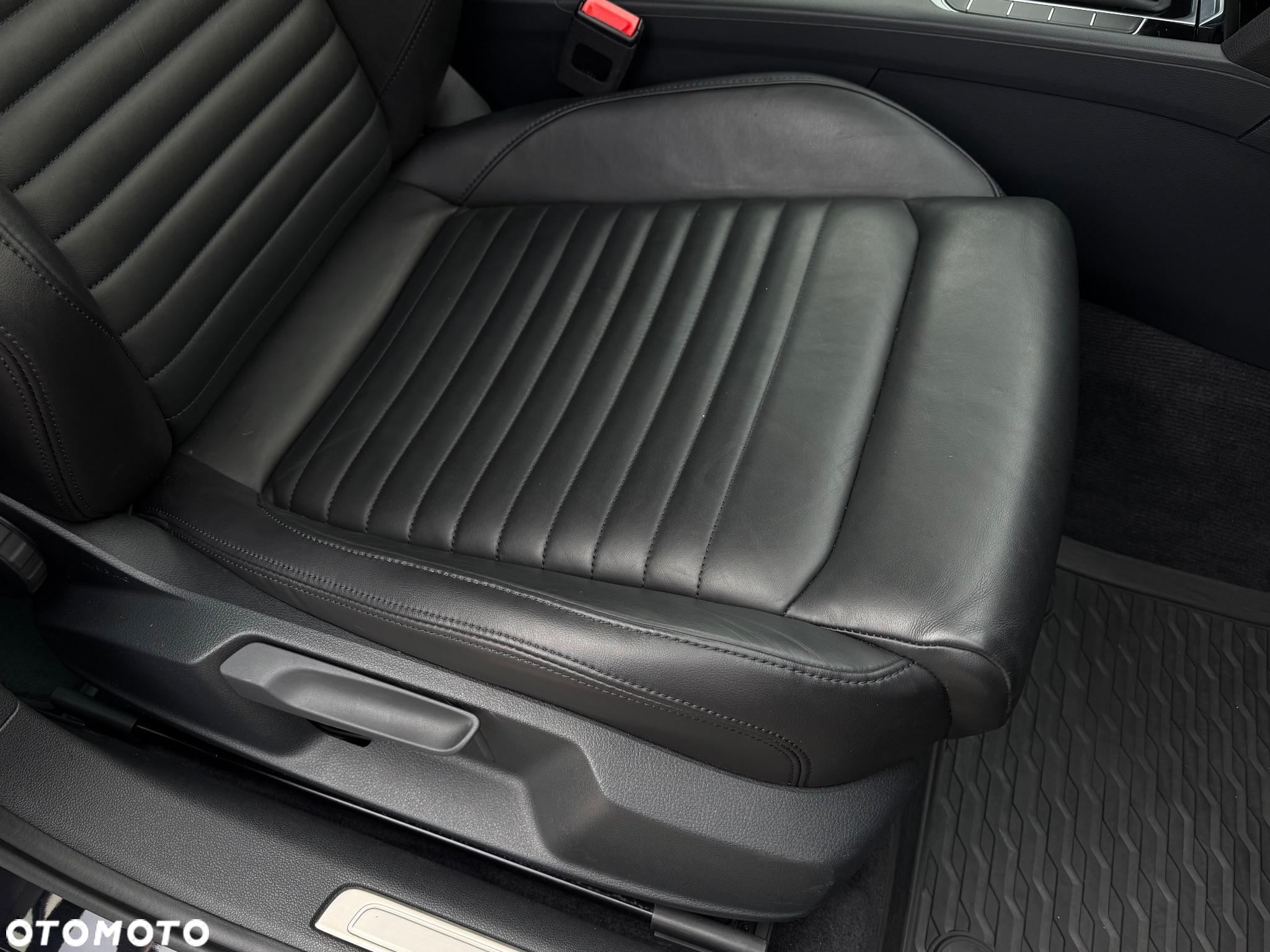 Volkswagen Passat Variant 2.0 TDI SCR 4Motion DSG (BMT) Highline - 28