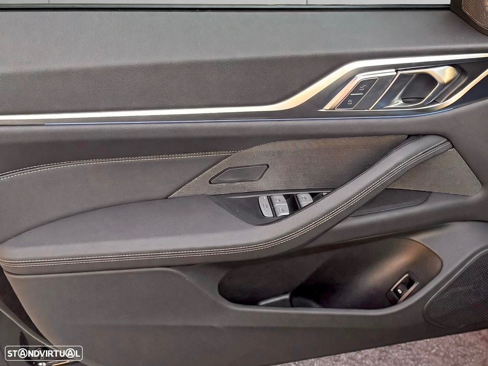 BMW i4 - 12