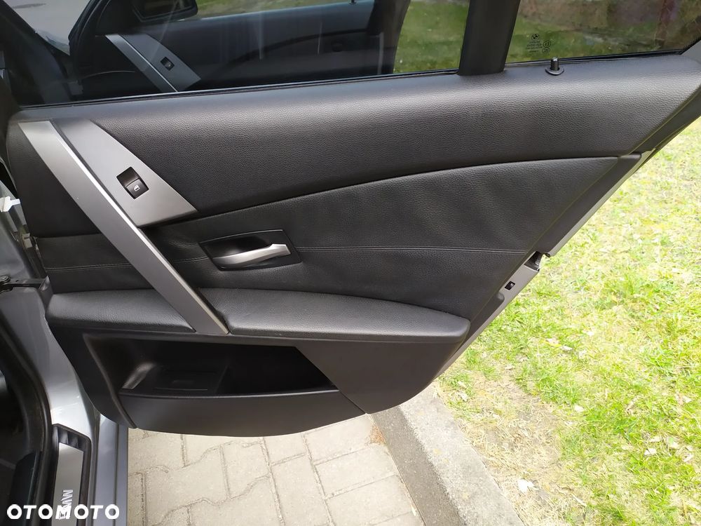 BMW Seria 5 - 25
