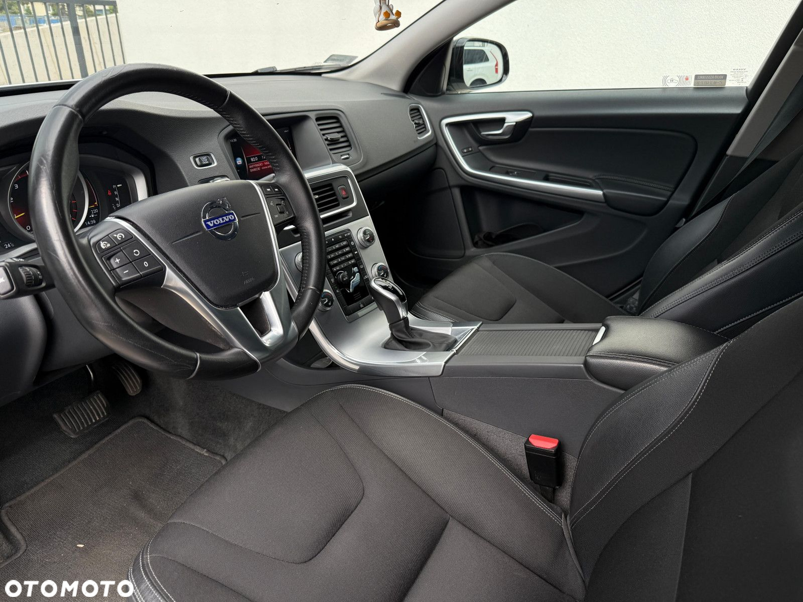 Volvo V60 Cross Country - 9