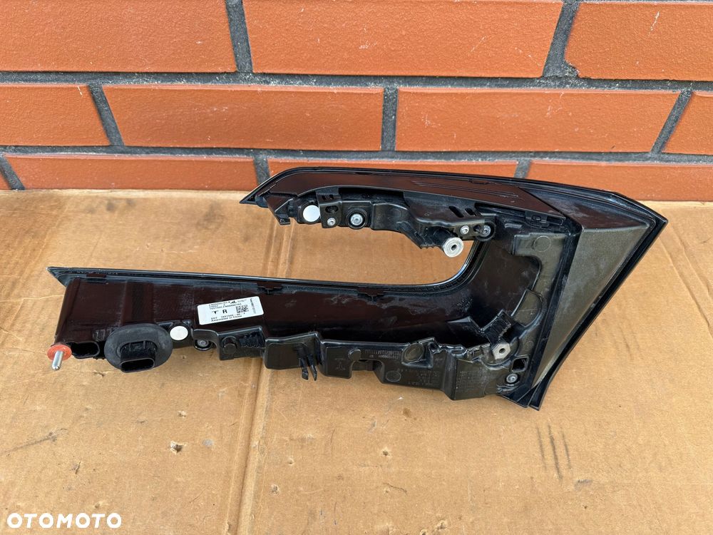 tesla model 3 highland 2024- lampa tyl led kompletna prawa eu demontaz - 7