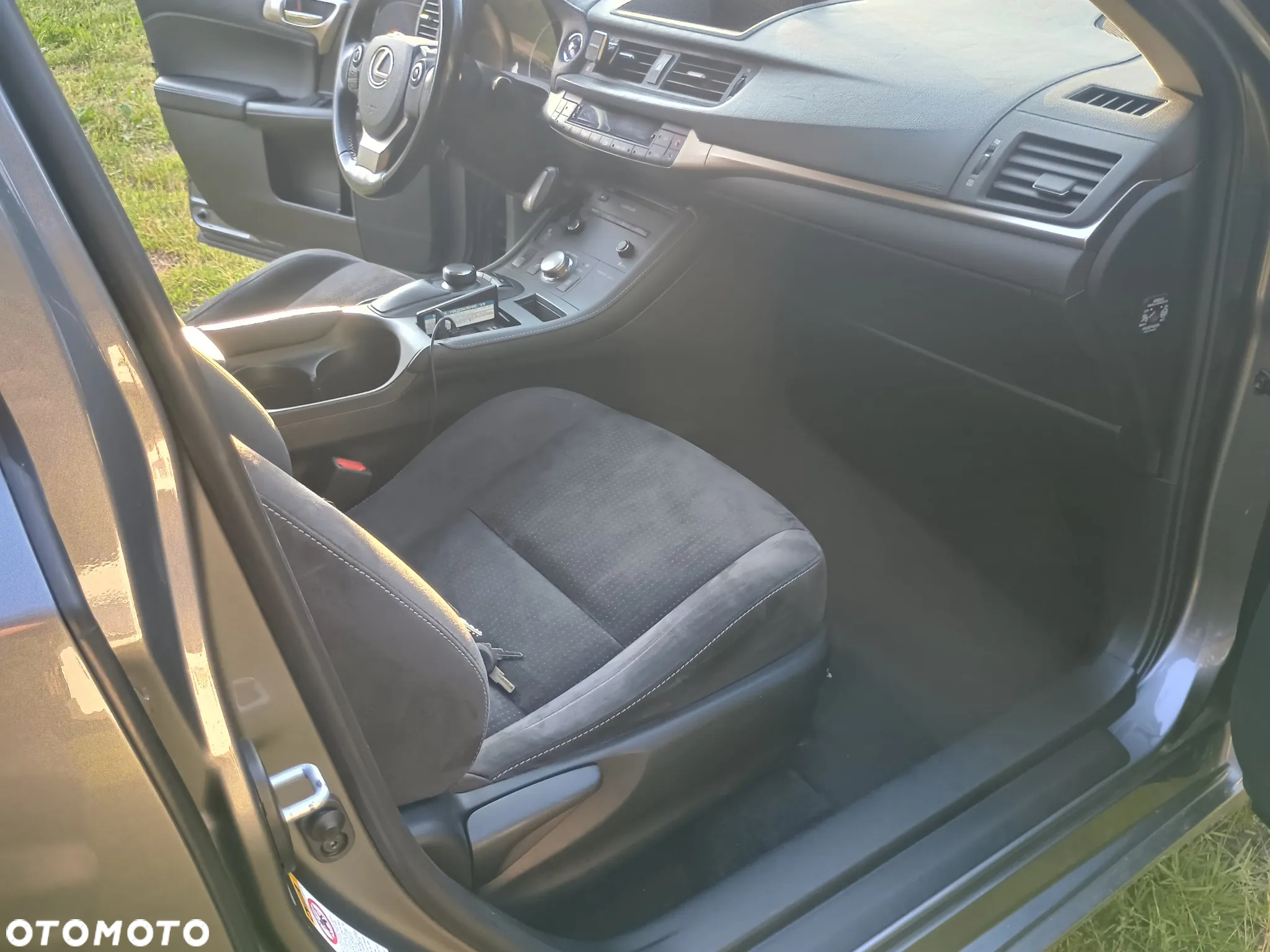 Lexus CT 200h - 9