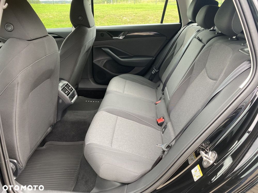 Volkswagen Passat Variant - 11