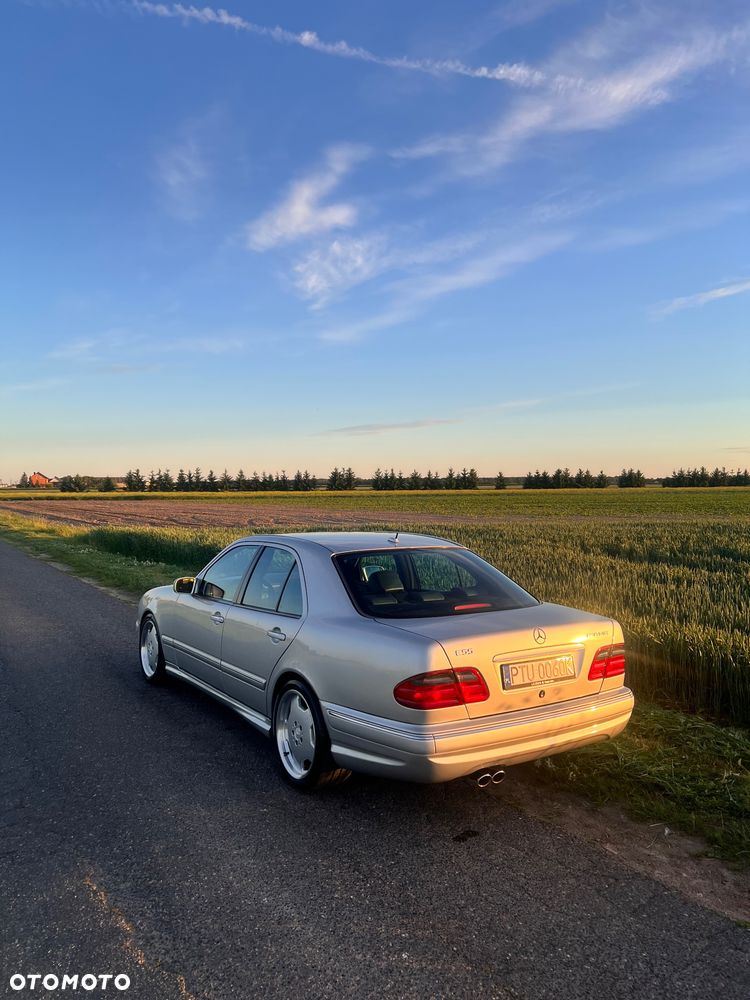 Mercedes-Benz Klasa E 55 AMG - 3