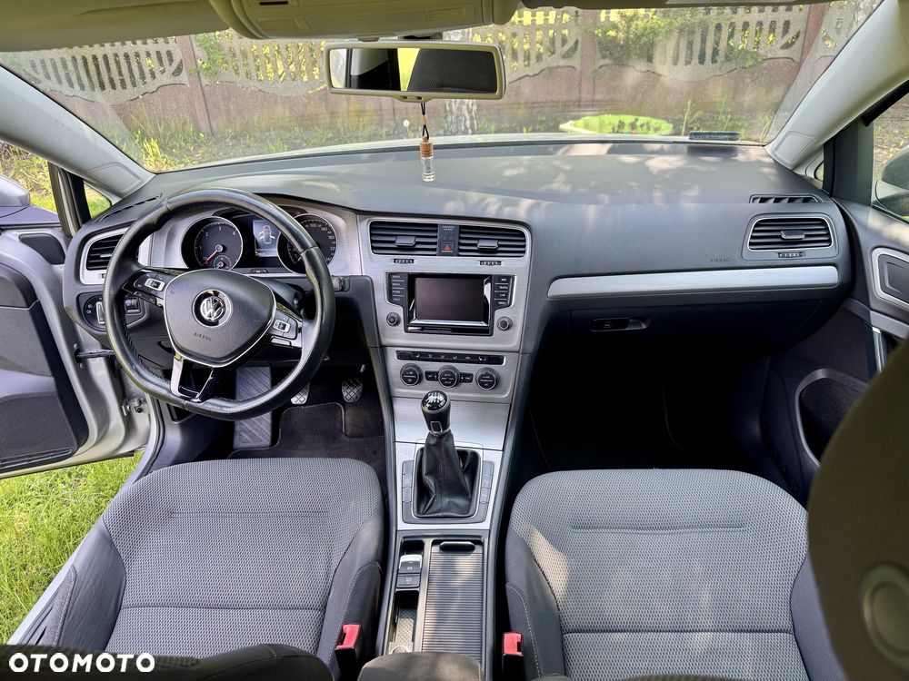 Volkswagen Golf - 5