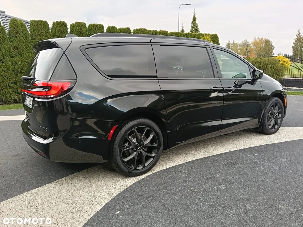 Chrysler Pacifica - 2