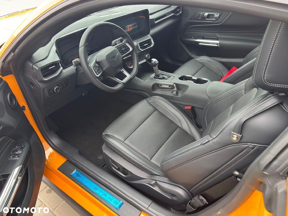 Ford Mustang - 16