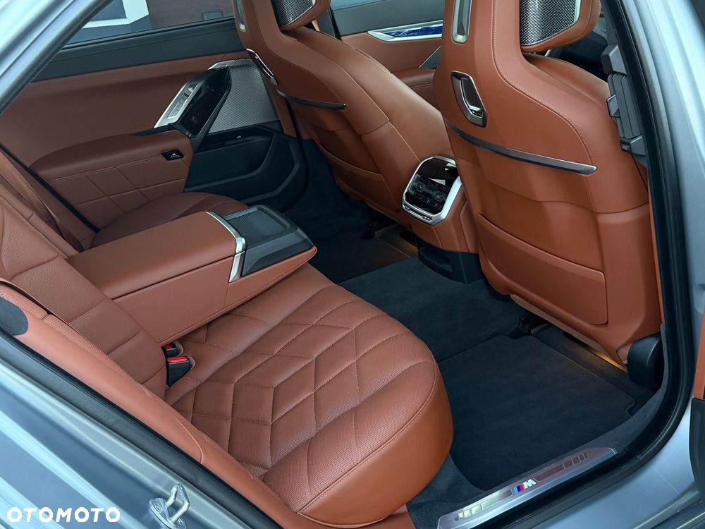 BMW Seria 7 M760e PHEV xDrive Individual Edition sport - 6