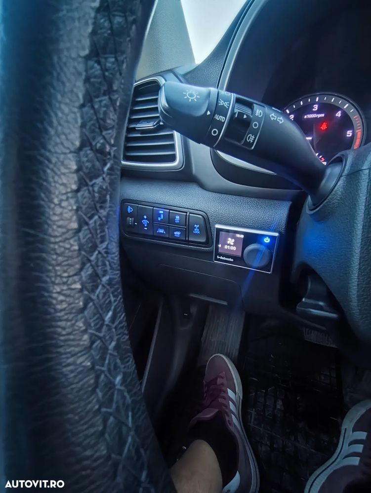 Hyundai Tucson 2.0 CRDI 4WD 8AT Premium - 8