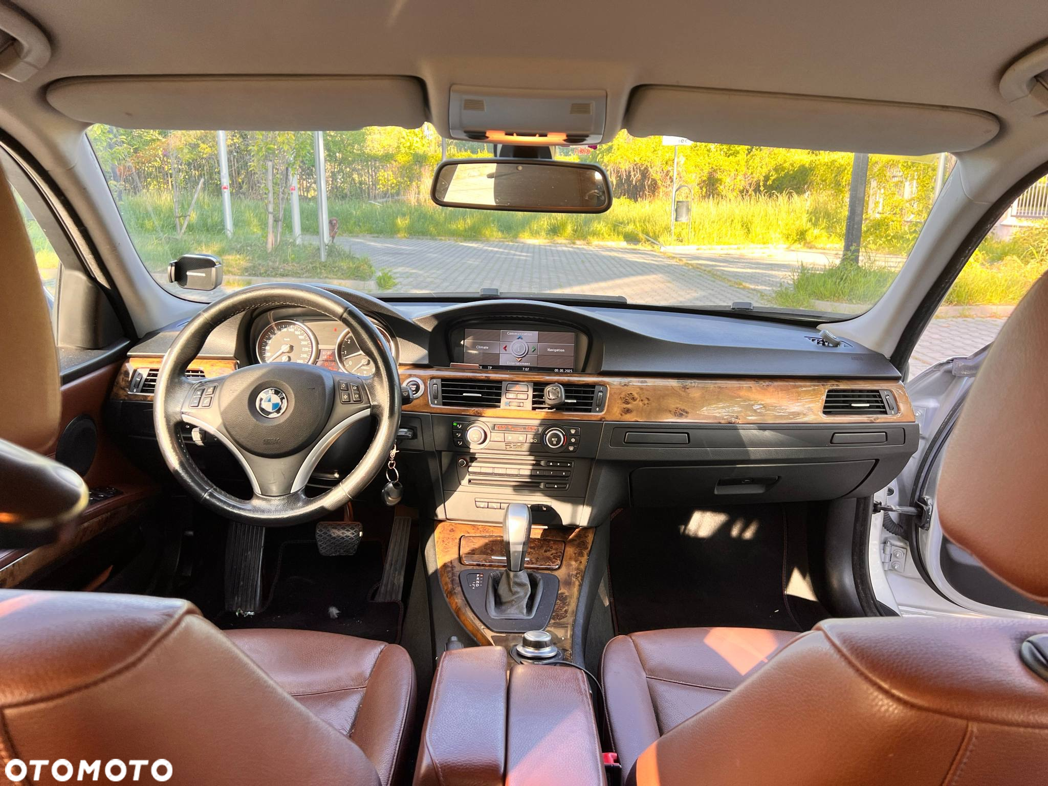 BMW Seria 3 325i xDrive Touring - 33