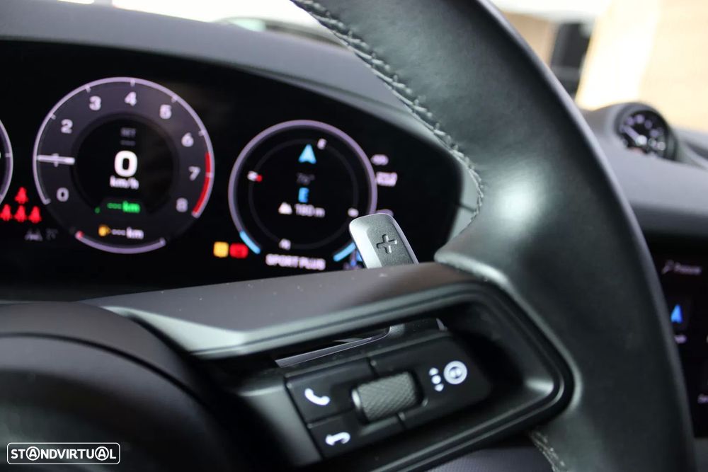 Porsche Cayenne Coupé E-Hybrid - 33