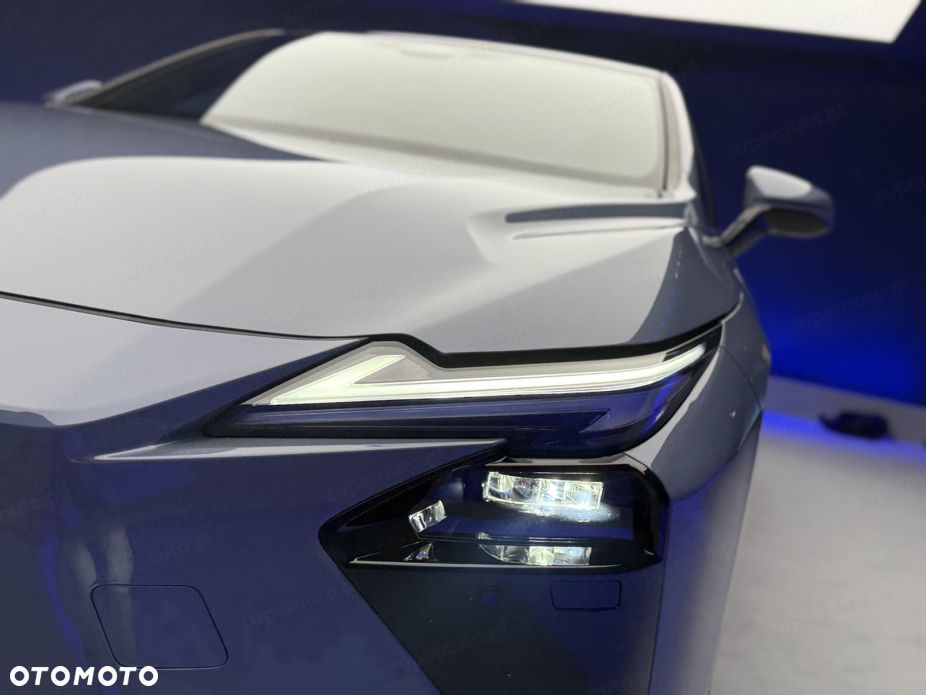 Lexus ES - 4