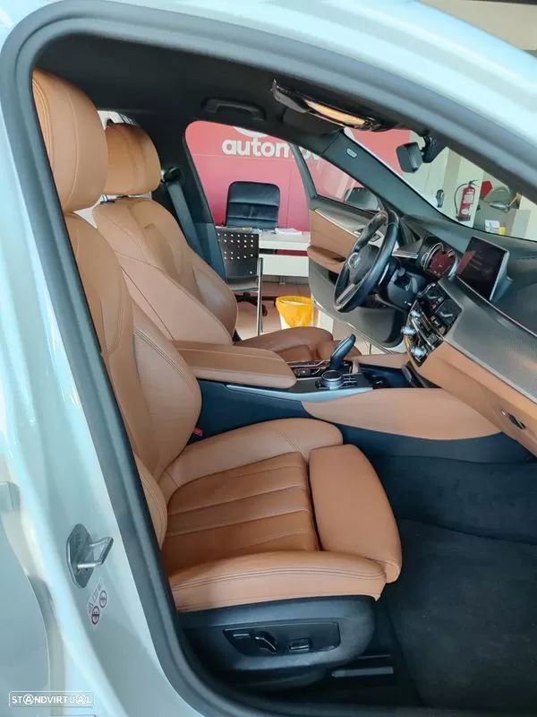 BMW 530 e iPerformance Pack M - 19
