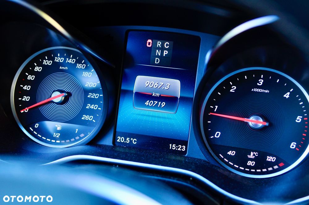 Mercedes-Benz Klasa V 300 d 4-Matic 9G-Tronic (ekstra d³) - 12