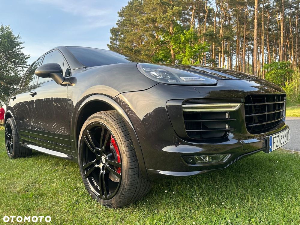 Porsche Cayenne Turbo - 4