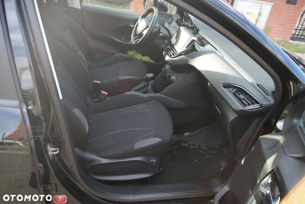 Peugeot 208 82 VTI Allure - 15