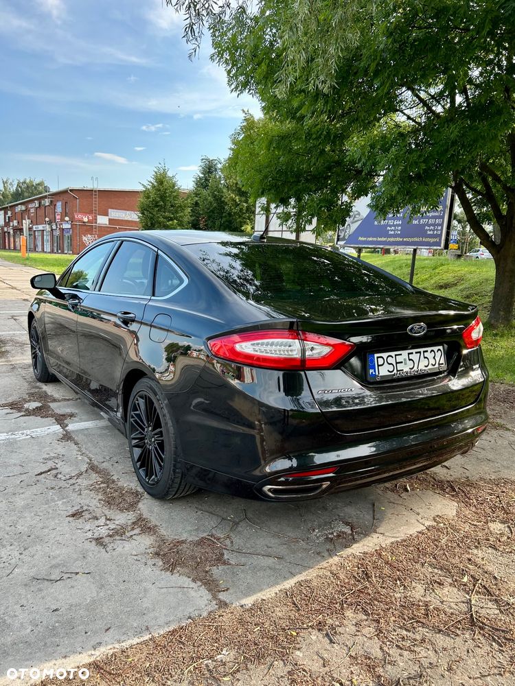 Ford Fusion - 4