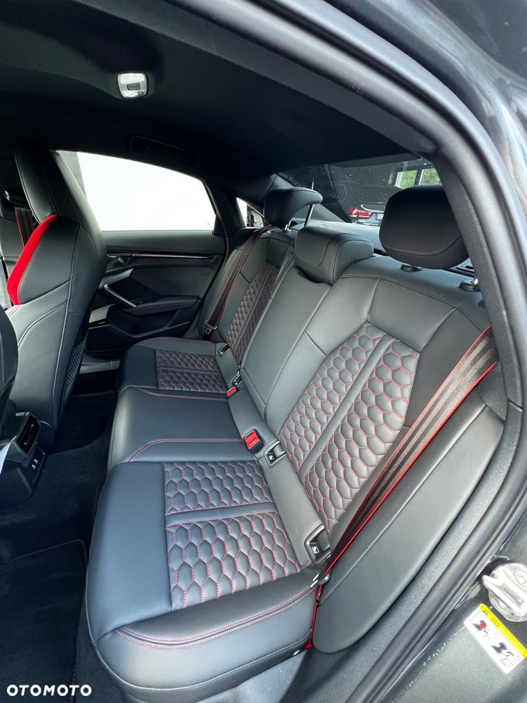 Audi RS3 Limousine - 11