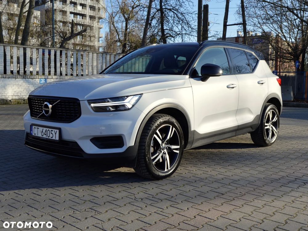 Volvo XC 40 B4 Plus Dark - 1