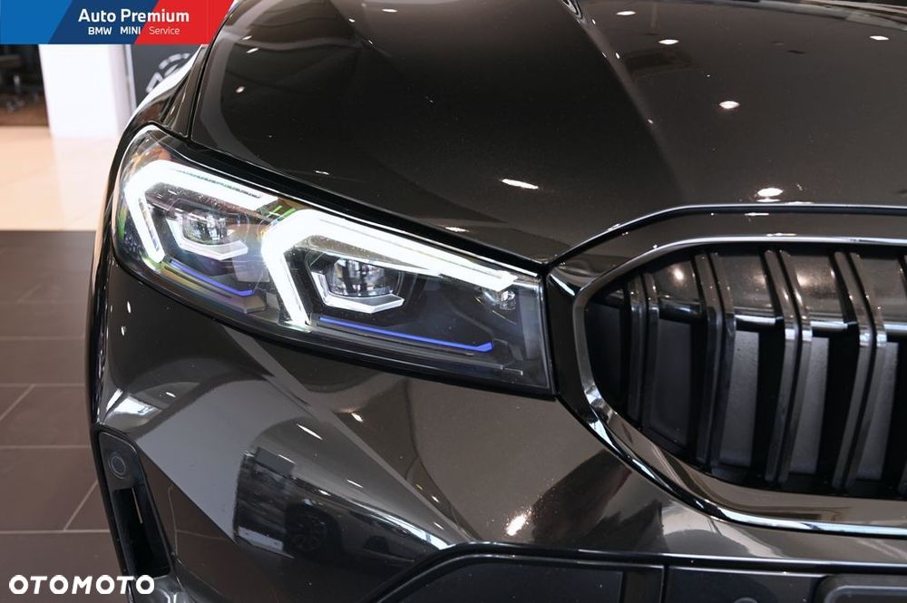 BMW Seria 3 330i xDrive - 24