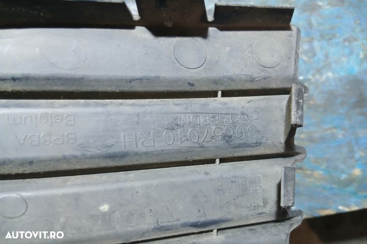 Grila bara fata dreapta 30657010 30657010 Volvo V50 1 [2003 - 2011] w - 3