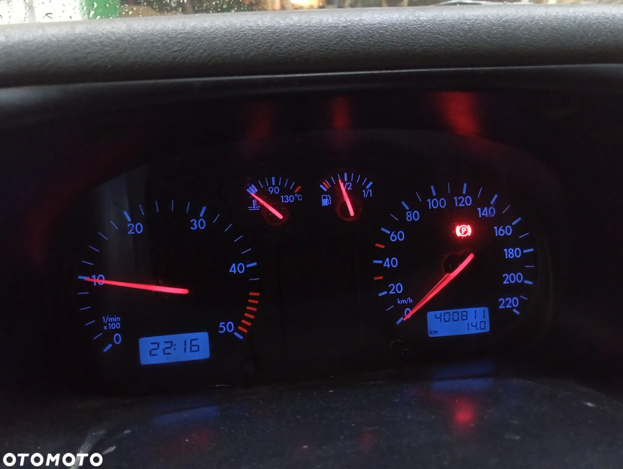 Volkswagen Caravelle - 8