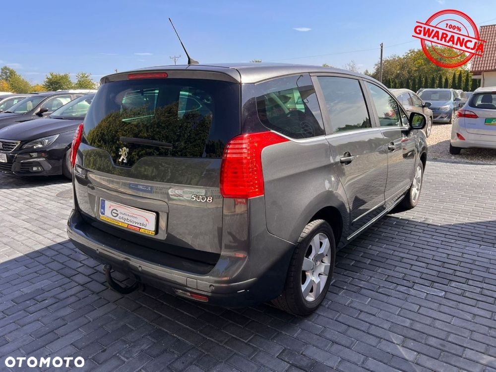 Peugeot 5008 - 10