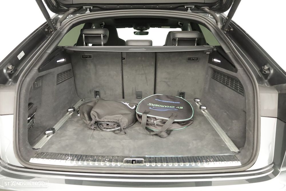 Audi Q8 55 TFSIe quattro Tiptronic - 29