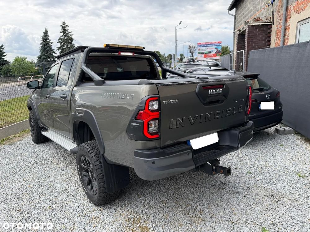 Toyota Hilux 2.8 D-4D Double Cab Invincible Sport 4x4 - 3
