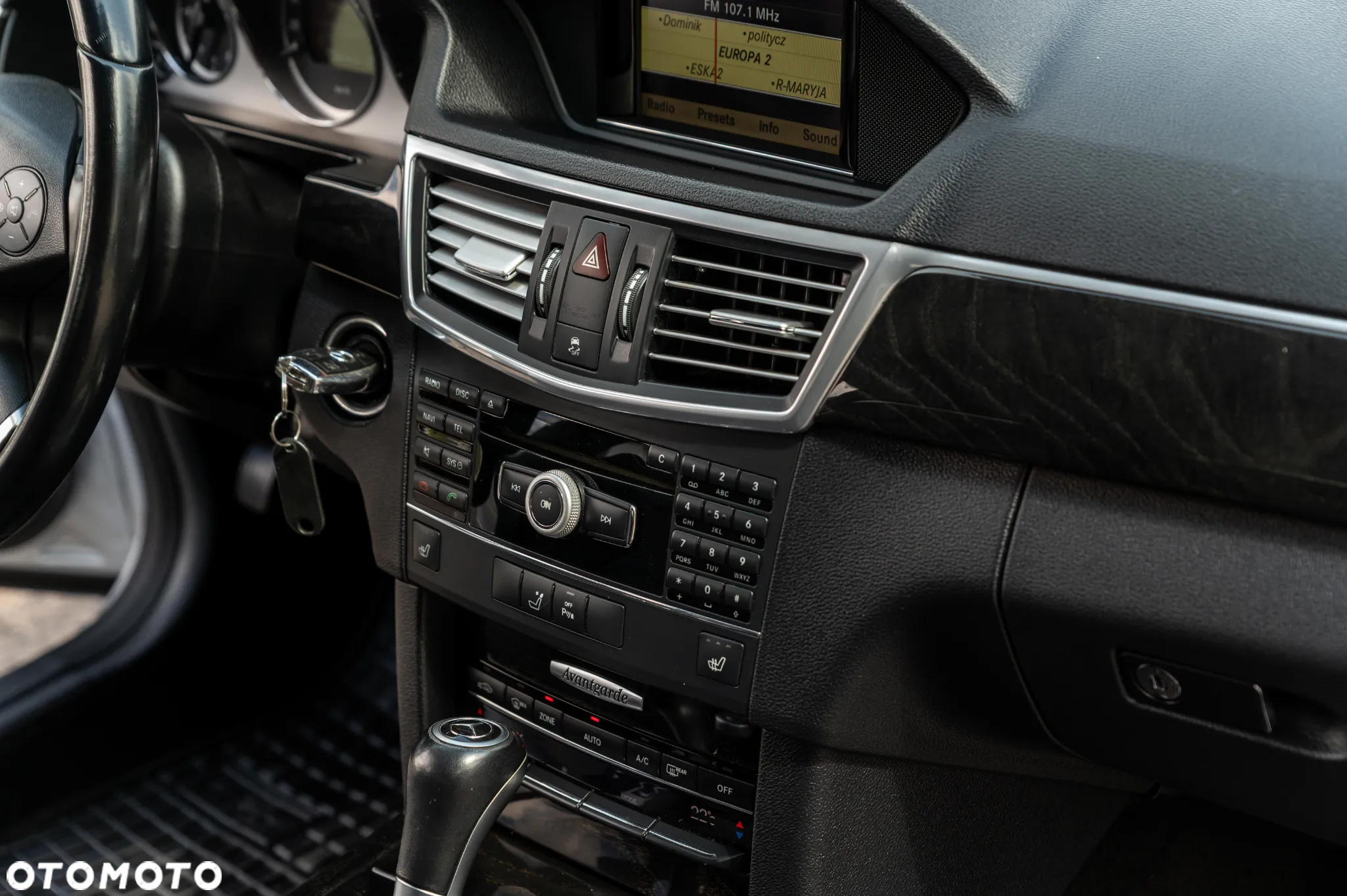 Mercedes-Benz Klasa E 200 T BlueTEC 7G-TRONIC Avantgarde - 26