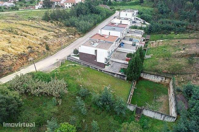 Terreno com projeto aprovado em São Martinho do Bispo. - Grande imagem: 2/13