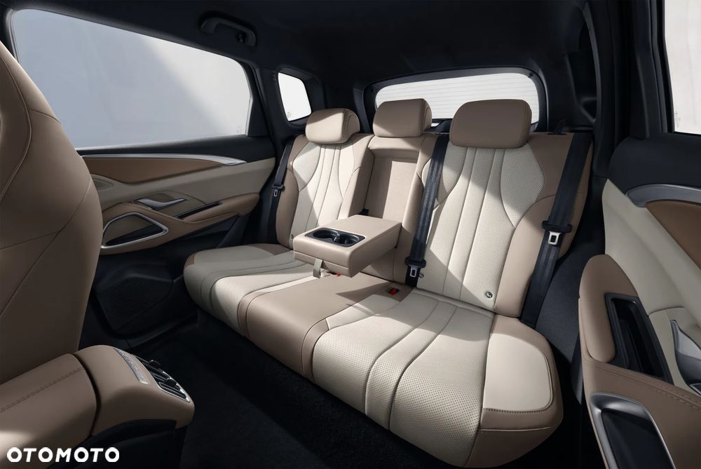 BYD Sealion 5 - 12