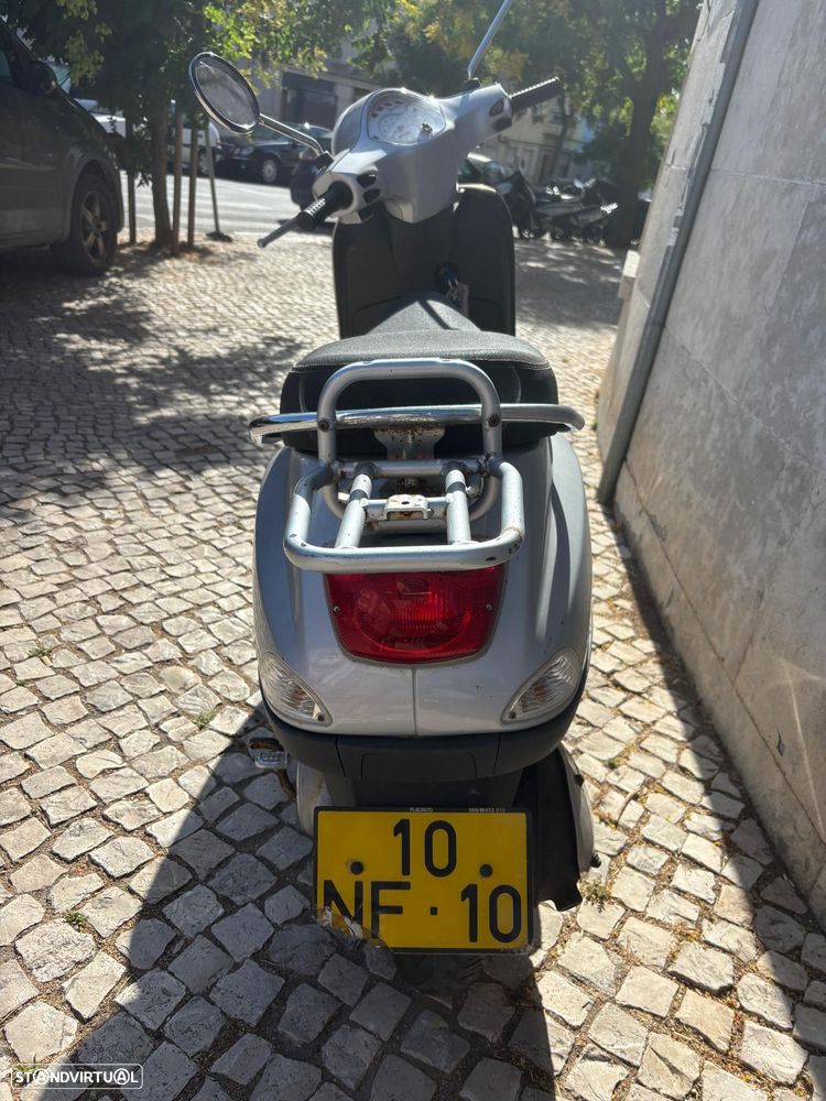 Piaggio Vespa - 4