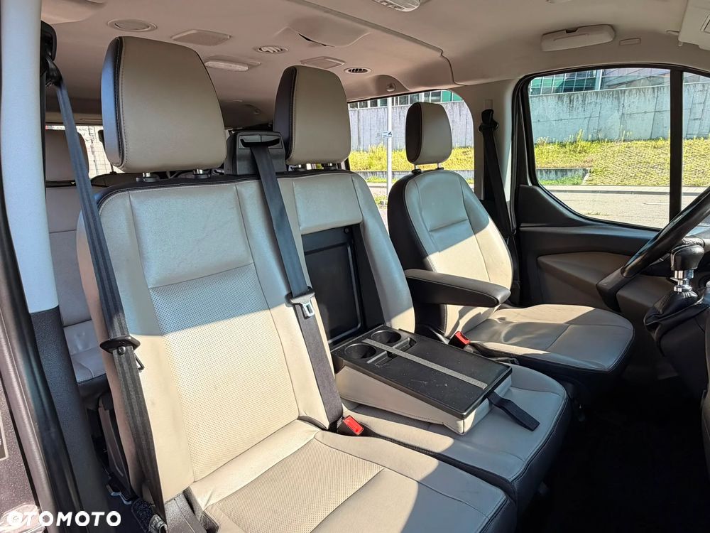 Ford Tourneo Custom 310 L2H1 VA Titanium - 11